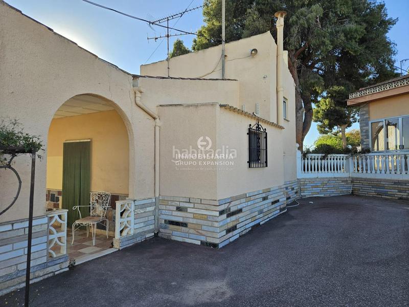 Foto ead1d7ab-e5e7-46f8-9983-d85f71201e03. Chalet espectacular chalet de 284 metros con piscina muy bien situado en Novelda