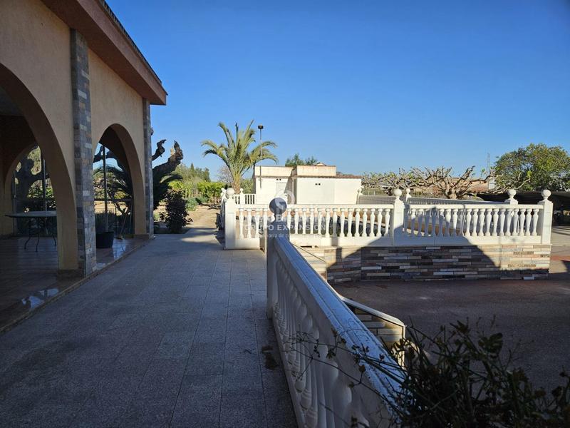 Foto f62e34df-6d48-42e0-83b7-71a41282b238. Chalet espectacular chalet de 284 metros con piscina muy bien situado en Novelda
