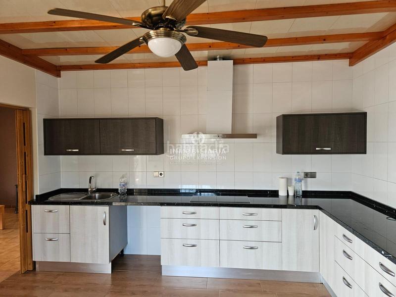 Foto 03be7bef-3d25-44e9-9753-2576cf50094e. Chalet avec chauffage piscine dans Novelda