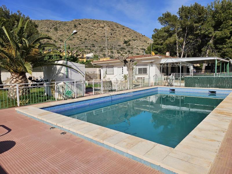 Foto 8e91cde1-6626-42ef-85d1-3437365d74ab. Chalet avec chauffage piscine dans Novelda