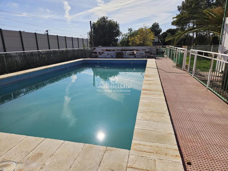 Foto 8ec1ba8c-c05a-434c-8ced-944f3cdad4a4. Chalet avec chauffage piscine dans Novelda