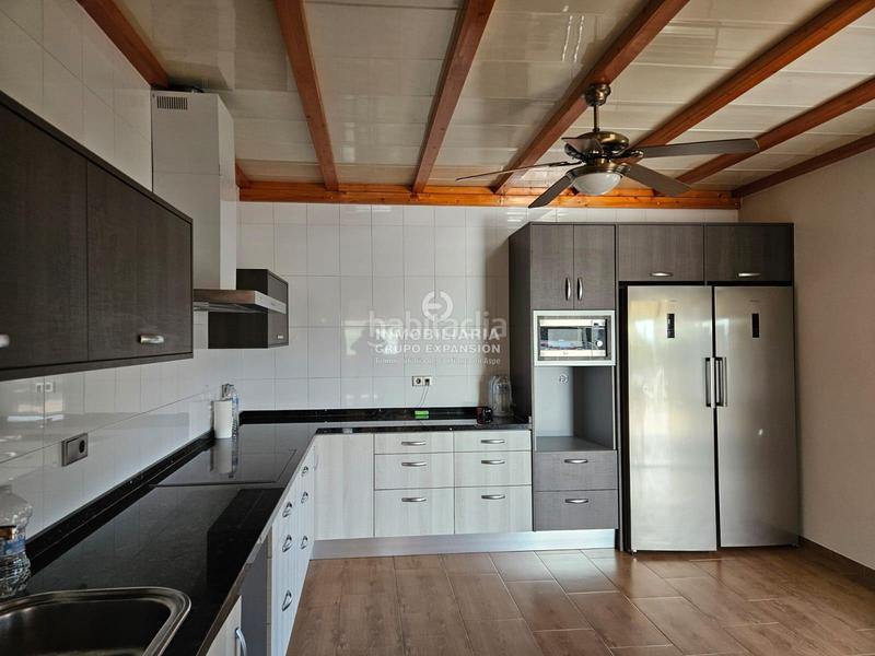 Foto c4251396-bba9-4f30-a72c-305e2d73a561. Chalet avec chauffage piscine dans Novelda