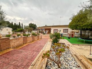 Chalet à Casco Antiguo - Sta. Cruz - Ayuntamiento. Espectacular chalet en alicante  zona monforte del cid, la capit