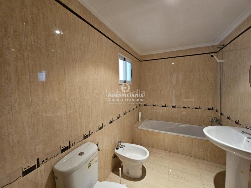 Foto 6b81caa0-5da1-494c-9b32-b8509465929c. Casa amb aparcament a Monforte del Cid