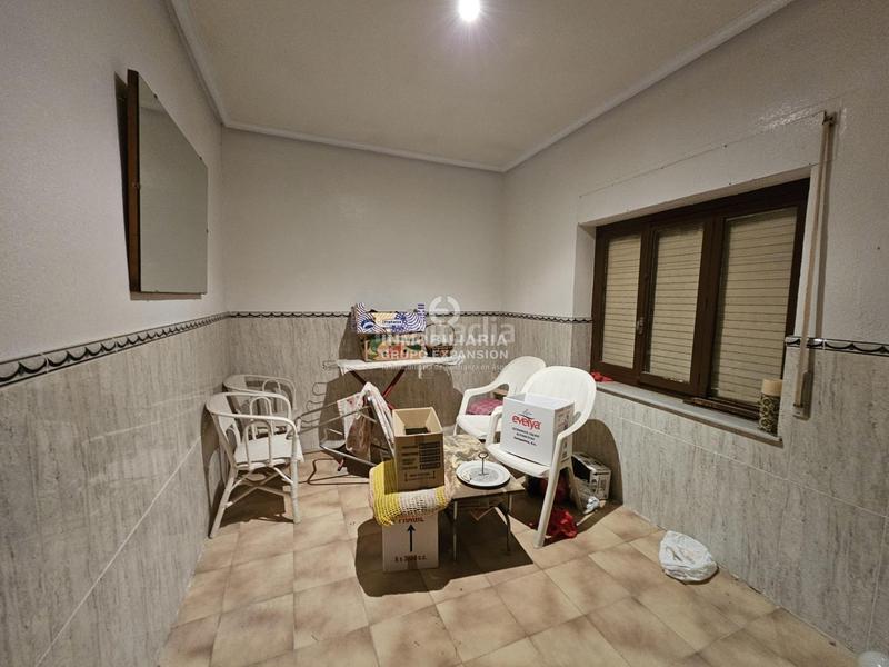 Foto b29f1b6b-25fa-4338-83c4-2a269b637be2. Casa amb aparcament a Monforte del Cid