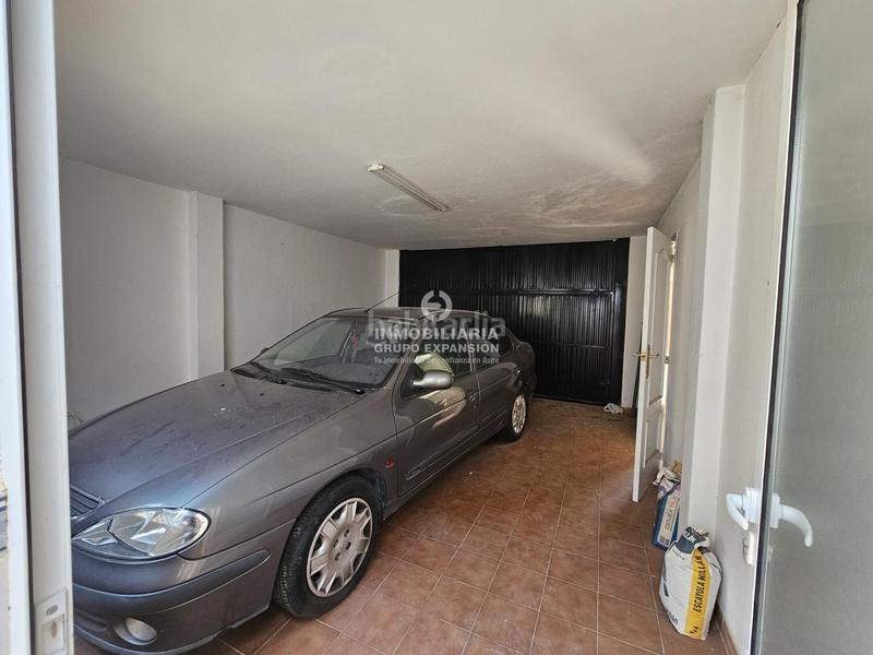 Foto ffbe0116-b2df-4704-80cf-90d29129f5bc. Casa amb aparcament a Monforte del Cid