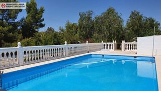 Chalet in El Castillo. Chalet en aspe con piscina todo vallado