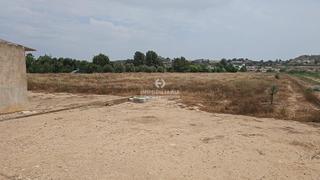 Chalet à El Castillo. Terreno de 8.000 metros en aspe con casa de aperos muy bien situ
