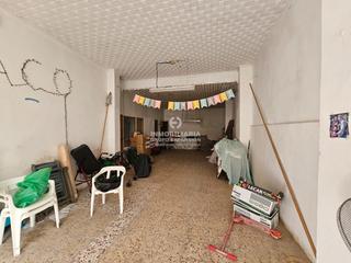 Local Comercial a El Castillo. Estupendo local de 73 metros en aspe muy bien situado