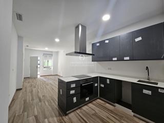 Flat in Casco Antiguo - Sta. Cruz - Ayuntamiento. Espectacular piso nuevo en planta baja de 70 m muy bien situado