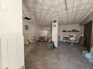 Local Comercial a El Castillo. Estupendo local en aspe de 90 metros en esquina muy bien situado