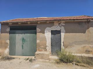 Chalet in Monforte del Cid. Chalet en monforte del cid con terreno de 20.700 m2 muy bien sit