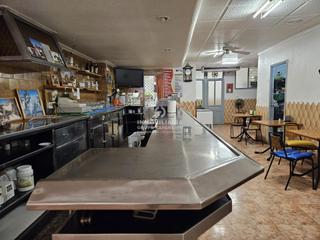 Casa a Novelda. Espectacular casa con localbar en el centro de novelda muy bien