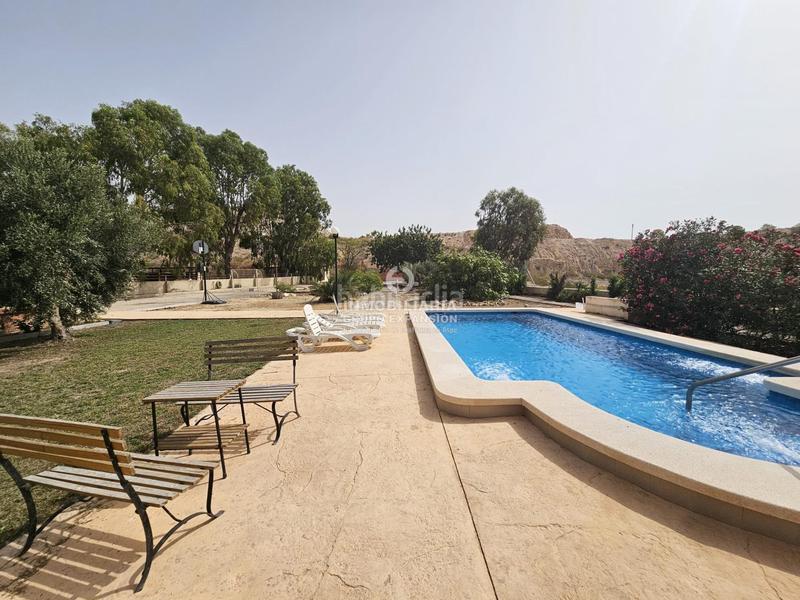 Foto fa8e3b58-f4a6-43f4-9ce0-abc88e1a8617. Chalet dans Babel Alicante