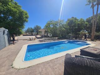 Chalet à Centro. Espectacular chalet de lujo en elche de 300 m con piscina muy bi