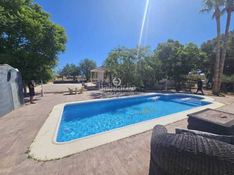 Foto 7016539f-5f22-40ee-86aa-913741de20f9. Chalet espectacular chalet de lujo en elche de 300 m con piscina muy bien situado en Elche / Elx