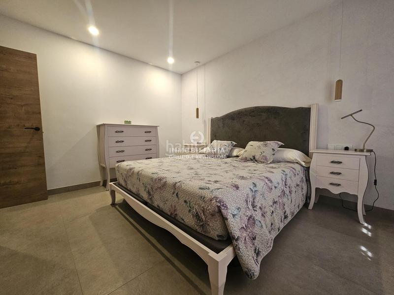Foto af30895d-0d2a-47aa-8cc4-8ee9f2471952. Chalet espectacular chalet de lujo en elche de 300 m con piscina muy bien situado en Elche / Elx