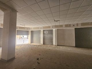 Rent Business premise in El Castillo. Gran local de 145 m2 en aspe muy bien situado