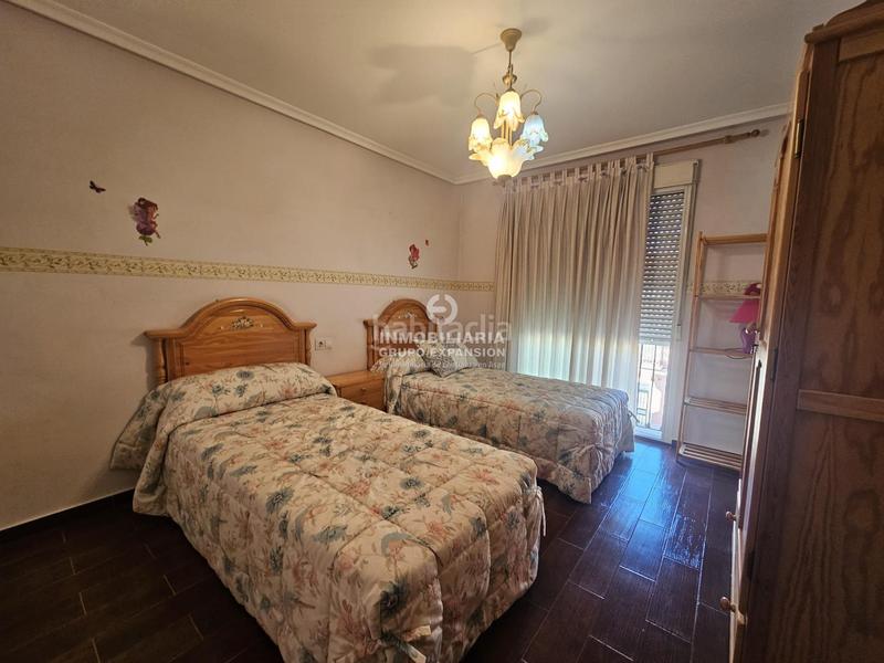 Foto 08f57426-ec50-41ba-b88b-a0ccc91adf23. Casa espectacular bungalow de lujo de 385 m con patio y sótano muy bien situado en Aspe