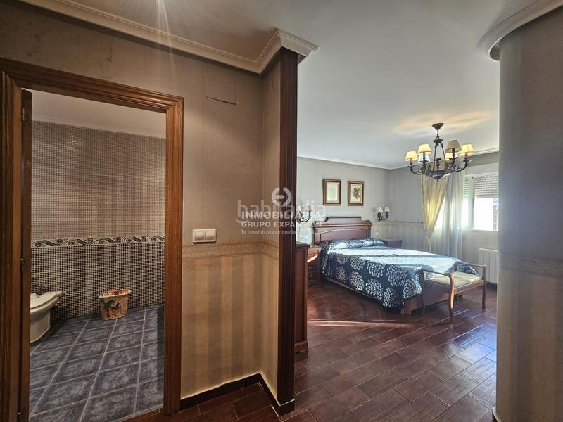 Foto 0a75d3e4-bfca-4493-8d0f-59880f7dc815. Casa espectacular bungalow de lujo de 385 m con patio y sótano muy bien situado en Aspe