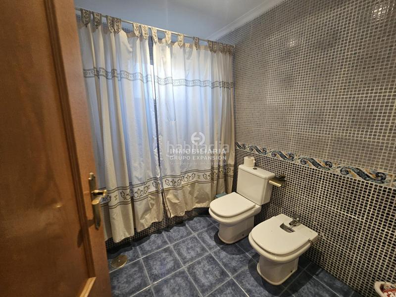 Foto 196118ec-7835-46ec-a14f-e8850d7c8a7e. Casa espectacular bungalow de lujo de 385 m con patio y sótano muy bien situado en Aspe