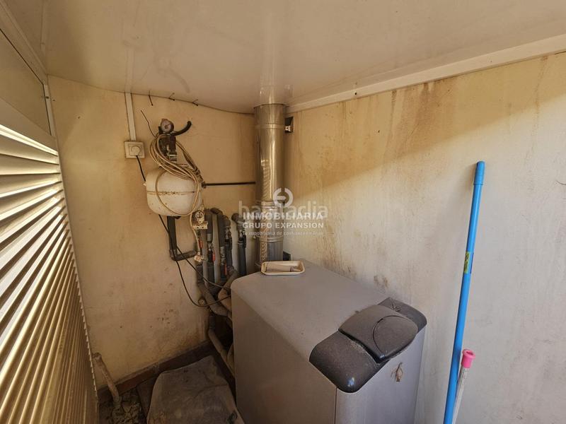 Foto 1d3c6a2e-d9e0-4615-a9c0-37ac17ef435d. Casa espectacular bungalow de lujo de 385 m con patio y sótano muy bien situado en Aspe