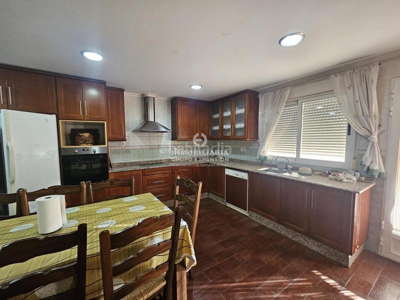 Foto 2b4a00ae-0432-4241-8714-480a4a72bae4. Casa espectacular bungalow de lujo de 385 m con patio y sótano muy bien situado en Aspe