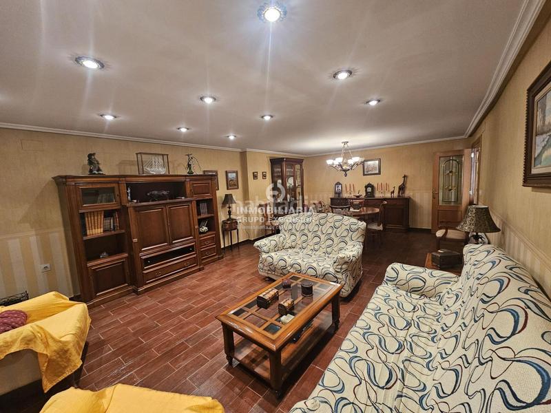 Foto 5f5061b9-ac4e-42a0-8900-63a6d2810fbf. Casa espectacular bungalow de lujo de 385 m con patio y sótano muy bien situado en Aspe