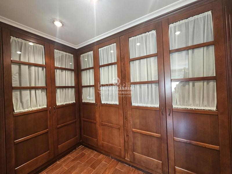 Foto 6813f6c4-032a-4853-b79c-fe8a3ec63540. Casa espectacular bungalow de lujo de 385 m con patio y sótano muy bien situado en Aspe