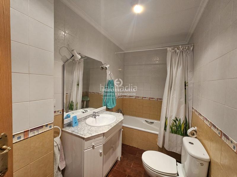 Foto ac8ba192-270a-4fdf-a1d7-f4305aa9c03c. Casa espectacular bungalow de lujo de 385 m con patio y sótano muy bien situado en Aspe