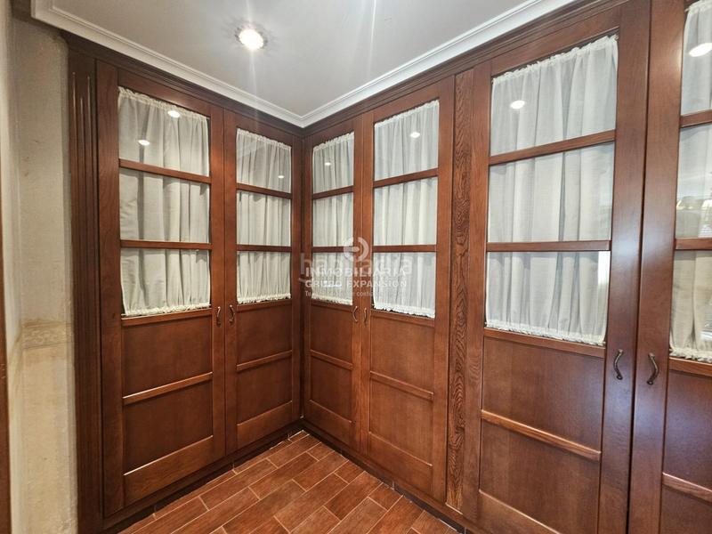 Foto e306b7bb-64c0-46f6-aa2f-36be2716e90c. Casa espectacular bungalow de lujo de 385 m con patio y sótano muy bien situado en Aspe