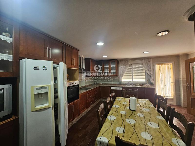 Foto f06f5487-e4b3-4634-92eb-bf603aedbc72. Casa espectacular bungalow de lujo de 385 m con patio y sótano muy bien situado en Aspe