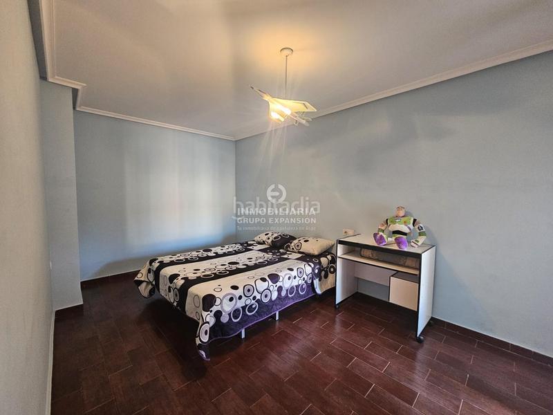 Foto f414657b-a726-40c8-af3e-6eacd7a9ed6d. Casa espectacular bungalow de lujo de 385 m con patio y sótano muy bien situado en Aspe