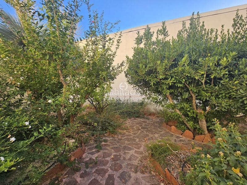 Foto f5bb260f-a505-422b-b705-d6c79760f516. Casa espectacular bungalow de lujo de 385 m con patio y sótano muy bien situado en Aspe