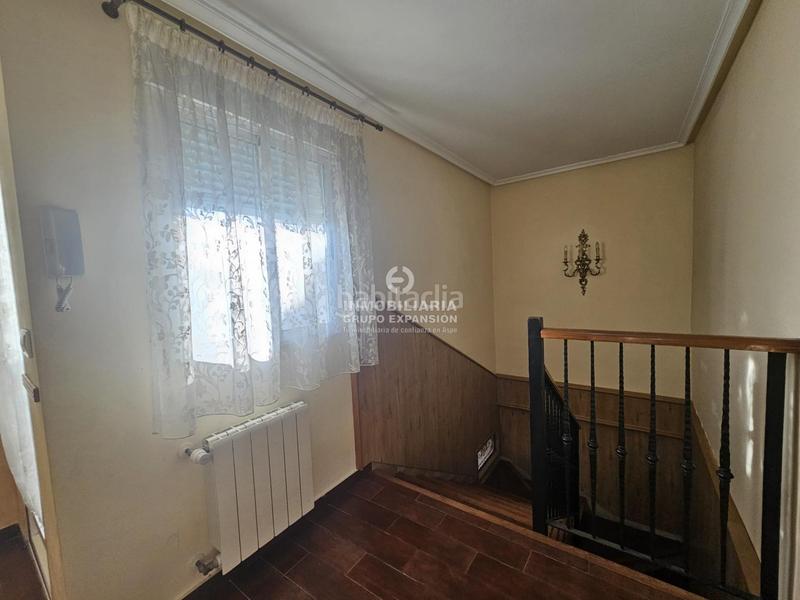 Foto fdad73d1-df7a-4240-b7bb-216e237f0856. Casa espectacular bungalow de lujo de 385 m con patio y sótano muy bien situado en Aspe