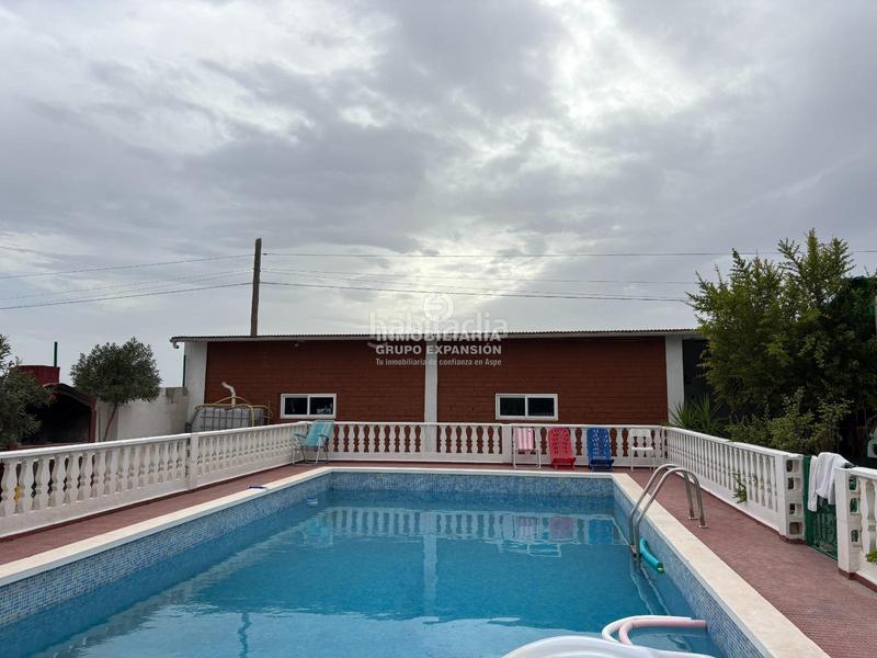 Foto 854b4332-2a22-44c5-9b38-73e9be651663. Chalet with pool in Centro Elche / Elx