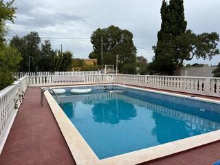 Xalet a Centro. Espectacular chalet de lujo en elche de 250 m2 con piscina muy b