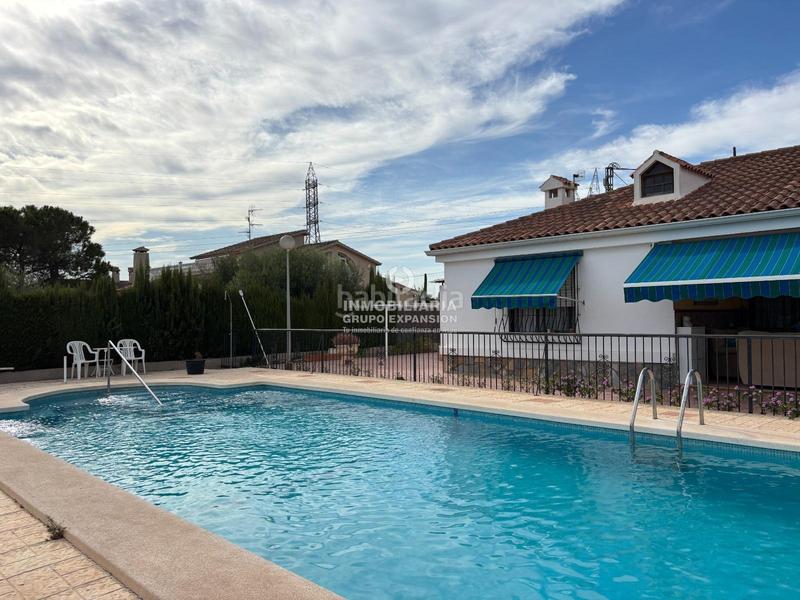 Foto b83c78a1-abcc-4805-8ddf-2a68d495e6dd. Xalet amb piscina a Centro Elche / Elx