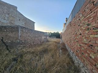 Gewerbliches Grundstück in El Castillo. Solar de 4.600 m2 con 2.000 m2 de terreno industrial en aspe muy