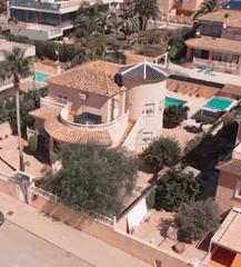 Xalet a La Zenia. Espectacular chalet de lujo en orihuela costa  la zenia con pisc