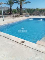 Chalet à El Castillo. Bonito chalet en aspe de 247 m con piscina muy bien situado