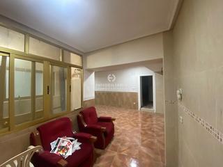 Casa a Novelda. Casa en esquina en novelda de 164 m2 muy bien situada