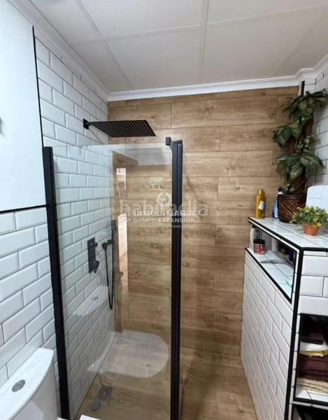 Foto efd640b0-fdd5-4e97-b674-57e89a692f8b. Pis amb calefacció aparcament a El Castillo Aspe