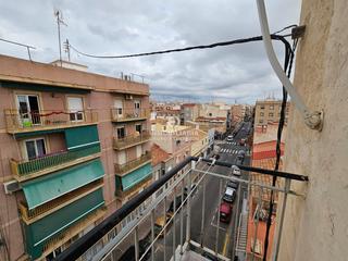 Appartement à Centro. Piso en elche en 5 planta sin ascensor de 91 m2 muy bien situado