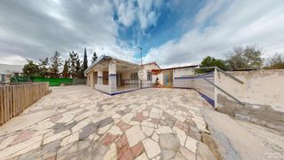 Chalet in Novelda. Espectacular chalet en novelda de 195 m2 con piscina muy bien si