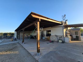 Chalet in Prosperidad. Bonito chalet en aspe de 200 m2 con 5.000 m2 de parcela muy bien