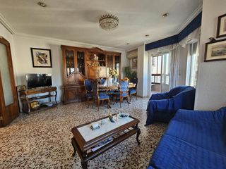 Flat in Centro. Espectacular piso en elche de 140 m2 con ascensor y garaje muy b
