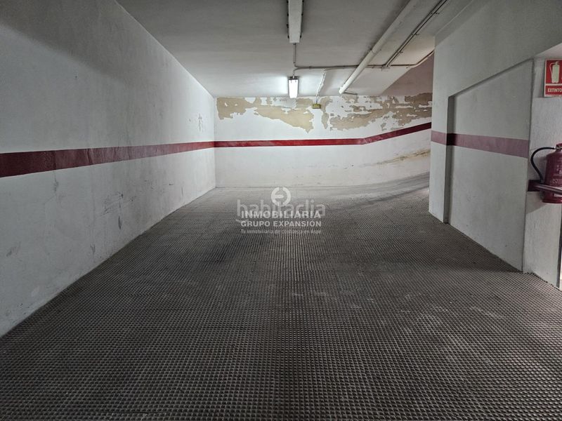 Foto a59869e0-7144-40bf-bb64-946e47a57970. Aparcament cotxe a Novelda
