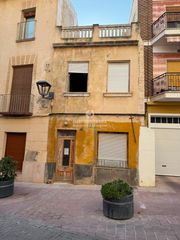 Casa in Las Fuentes-Los Cipreses. Casa en aspe de 220 metros para reformar muy bien situada en zon
