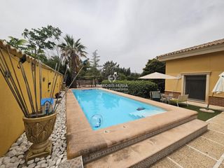 Xalet a Novelda. Espectacular chalet de lujo en novelda de 250 metros con piscina